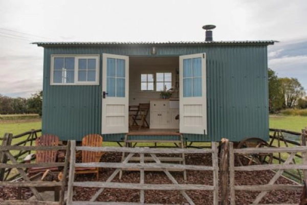 Stay in the Lookerer Hut In New Romney, Kent